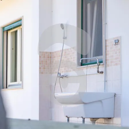 La Del Tranquillo Sul Mare, Nuova *